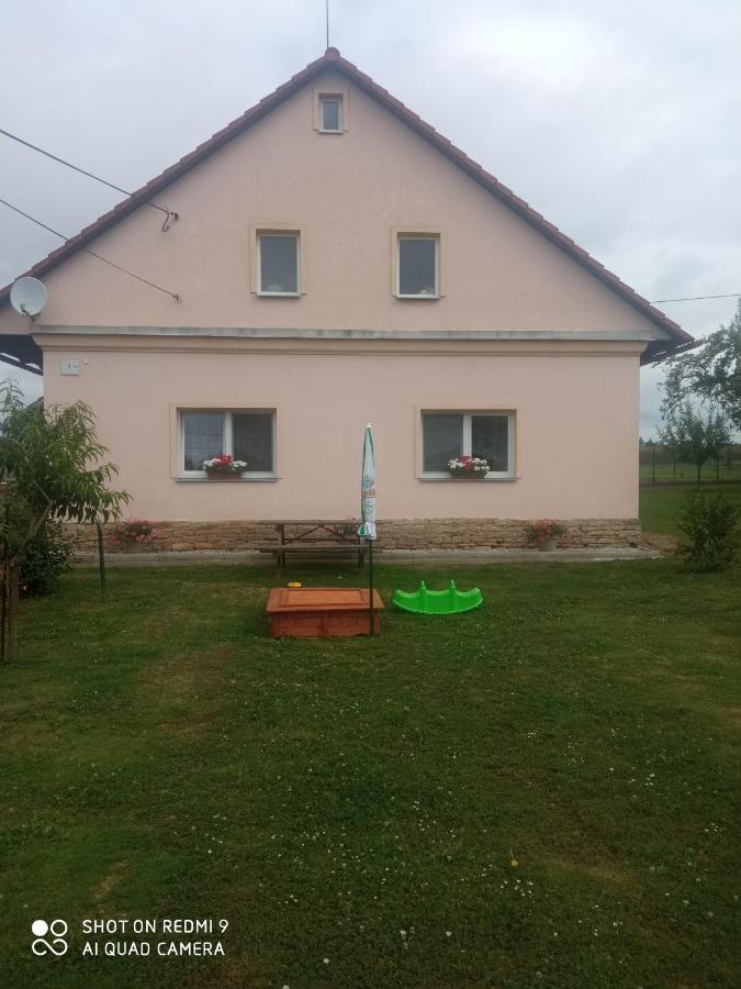 Chalupa Hana Vestec  Kültér fotó
