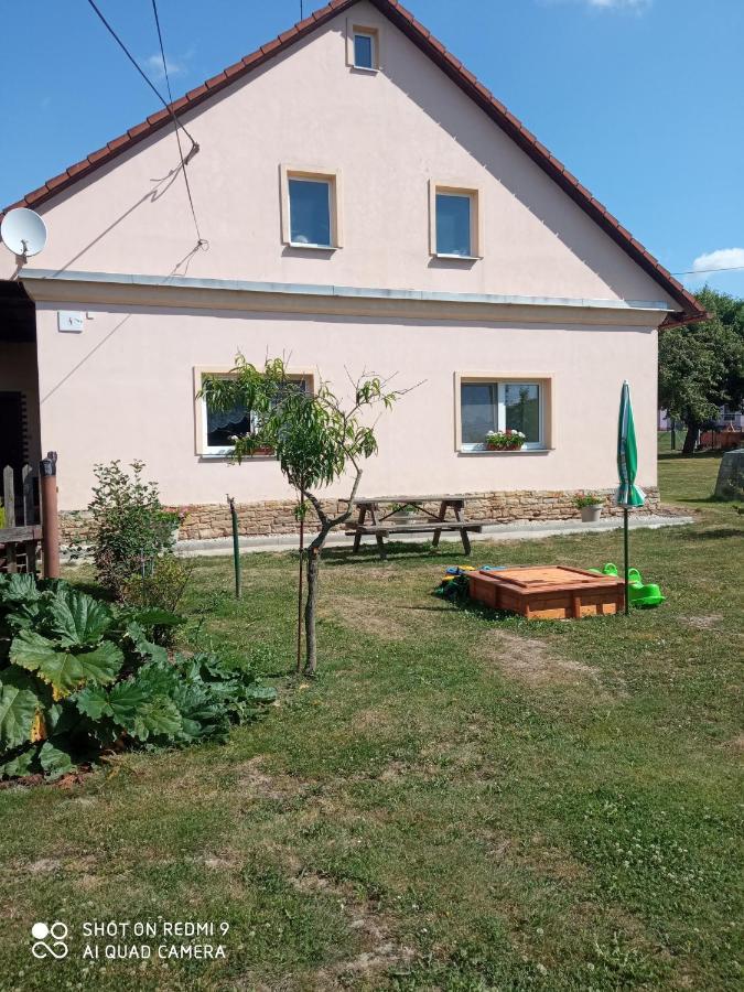 Chalupa Hana Vestec  Kültér fotó